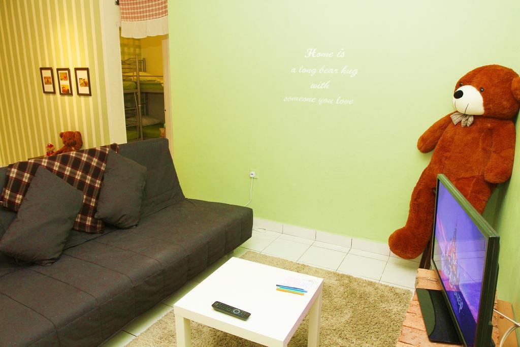 The Big Bear Home Malacca Стая снимка