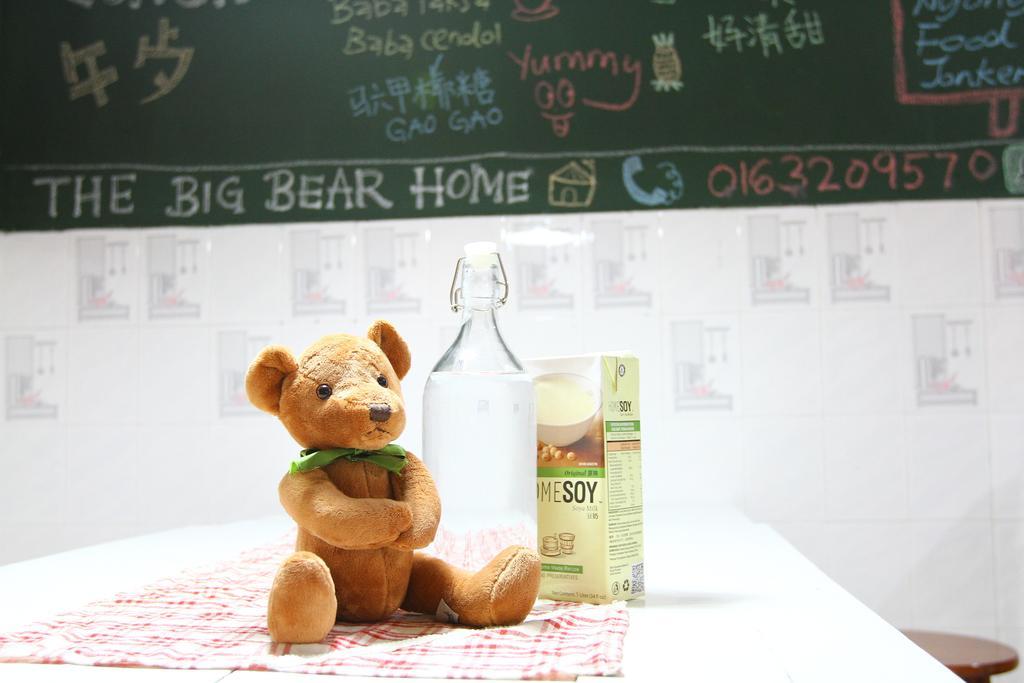 The Big Bear Home Malacca Екстериор снимка